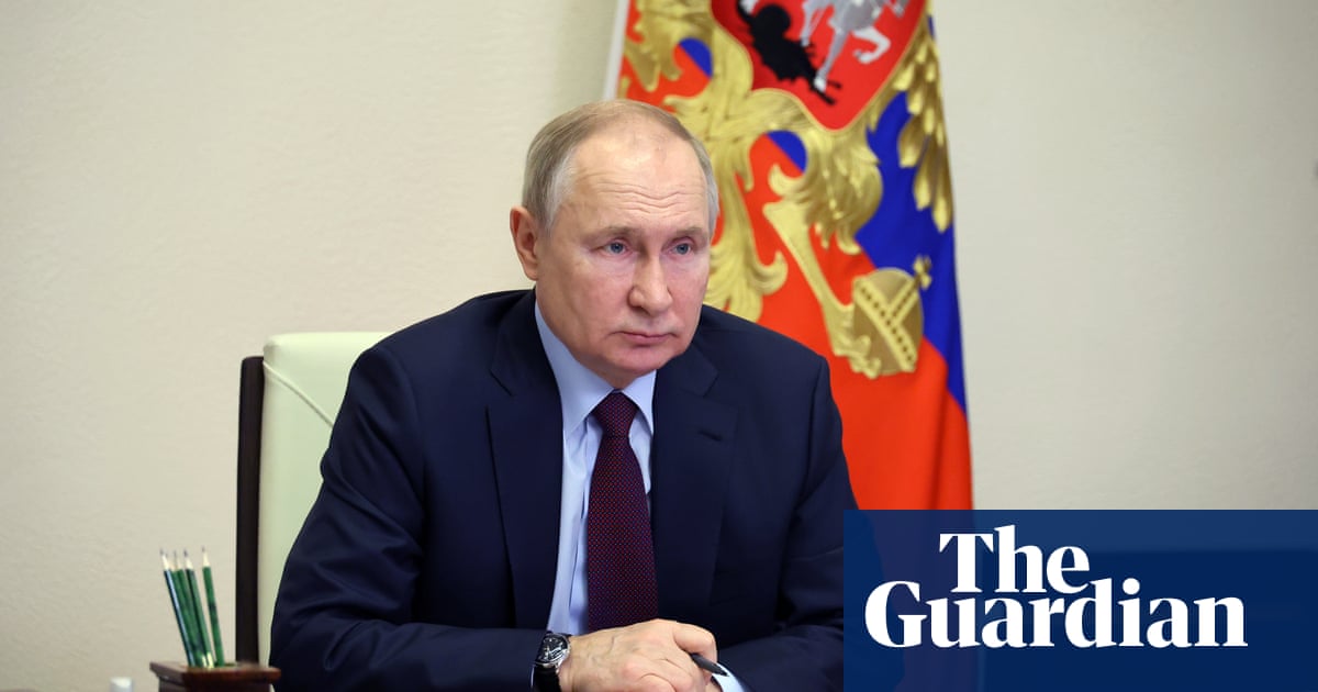 Putin scolds defence industry minister in televised meeting for âfooling aroundâ