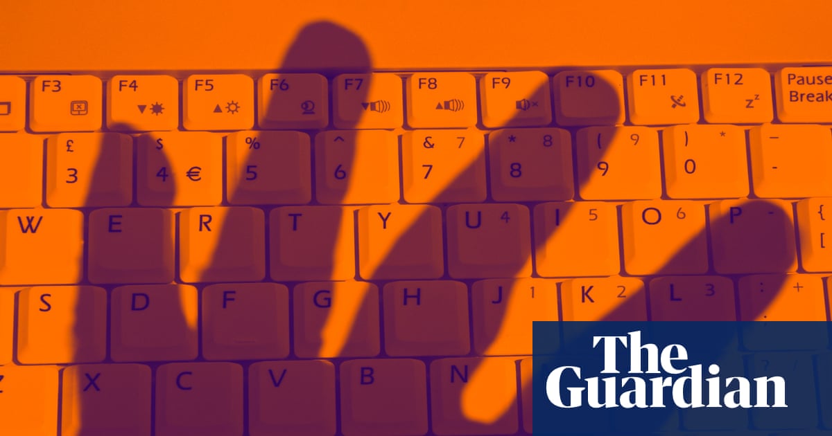 ‘फ़ुलज़’, ‘क्लिकिंग’ और ‘एडीज़’: किशोर धोखाधड़ी के बारे में कैसे बात करते हैं