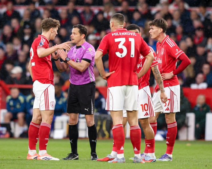 Sean Dyche rages at corner decision for United opener after Forest are held