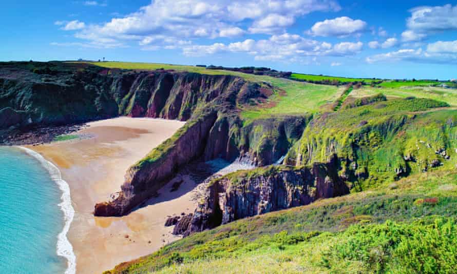 Skrinkle Haven in Pembrokeshire national park