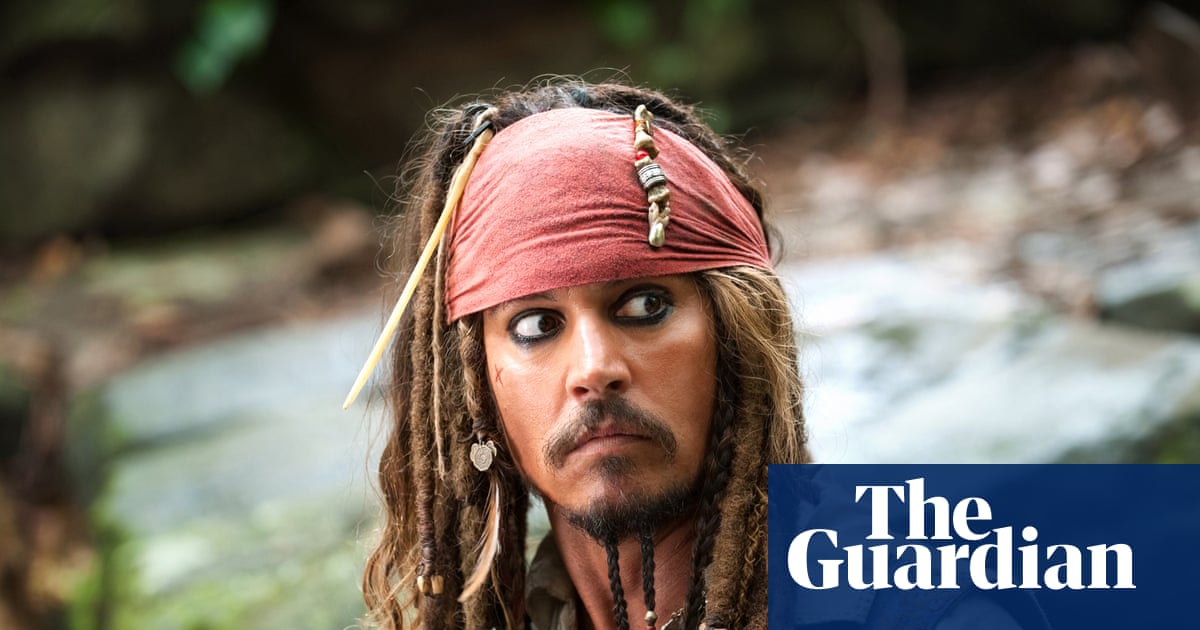 Johnny Depp in talks to return to Pirates of the Caribbean franchise