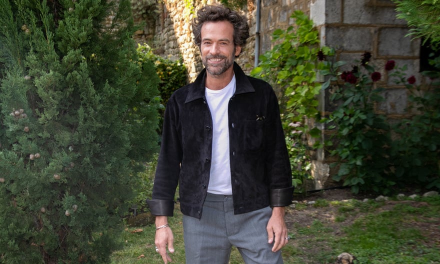 Duris: 'I always played the clown.'