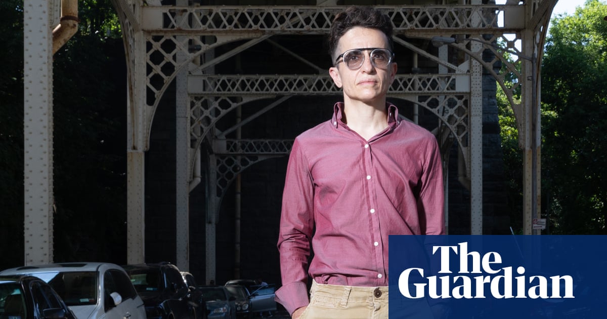 Виден журналист – който живее в САЩ – беше включен