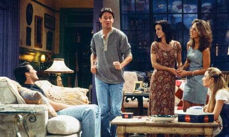 Matthew Perry, second from left, in Friends episode 102, The One With the Thumb, with Matt LeBlanc, Courteney Cox, Jennifer Aniston and Lisa Kudrow.