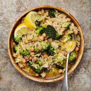 Broccoli, fennel stew and chickpeas stew