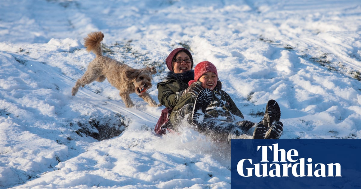 Beast From The East Brings Heavy Snow To Uk And Ireland In Pictures World News The Guardian Beast From The East Brings Heavy Snow To Uk And Ireland In Pictures World News The Guardian