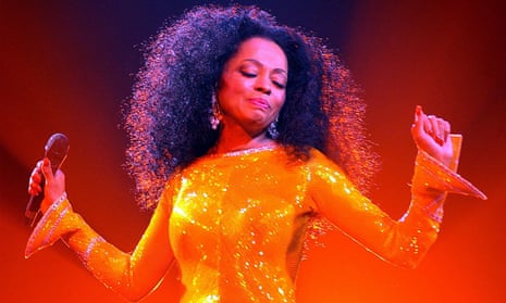 Diana Ross on stage in 2004