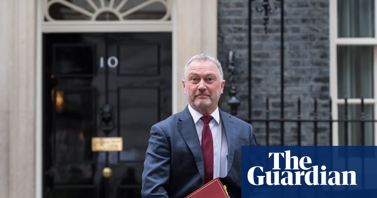 Cabinet minister warns Labour against ‘doomscrolling’ through leaders like the Tories