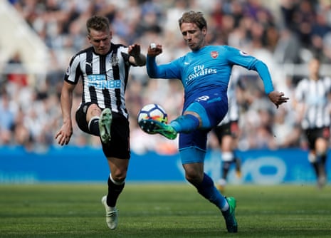 Monreal, challenged by Ritchie.