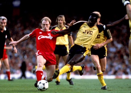 Liverpool’s Steve McMahon, left, is tackled by Michael Thomas of Arsenal in the final match of the 1989 season.