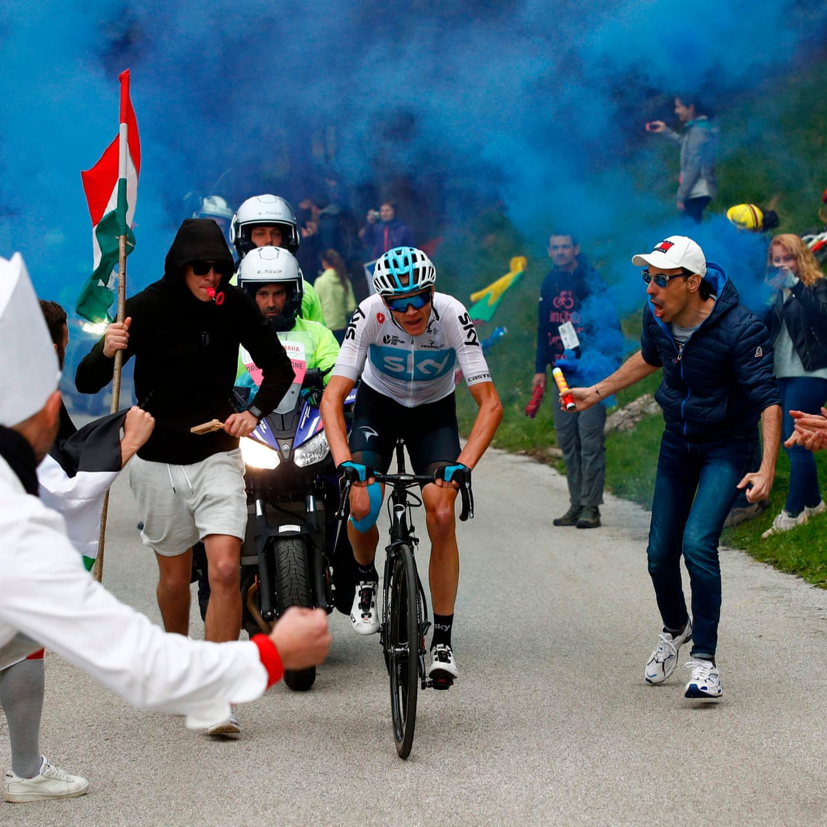 Giro D Italia 2018 Froome Wins Stage 14 Yates Extends Lead