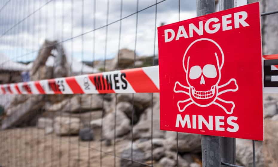 The US will end its moratorium on the production and deployment of landmines, it has been reported.