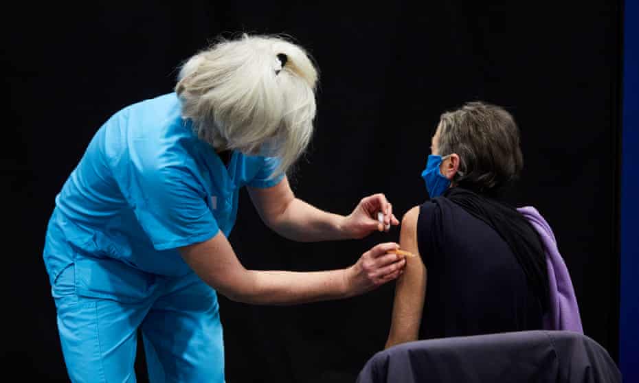 If retired doctors and nurses give vaccinations it would ‘allow NHS staff to get on with delivering health care’.