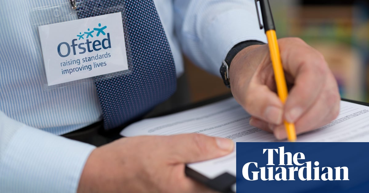 Headteachers in England threaten to quit as Ofsted inspectors over proposed overhaul