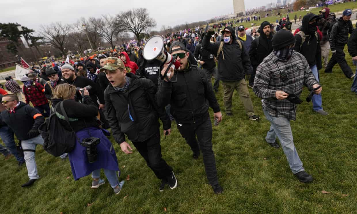 Proud Boys on defensive at sedition trial haunted by absent Trump (theguardian.com)