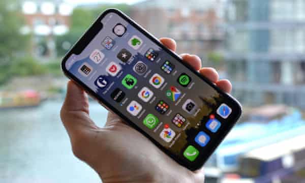 Best Smartphone 19 Iphone Oneplus Samsung And Huawei Compared And Ranked Technology The Guardian