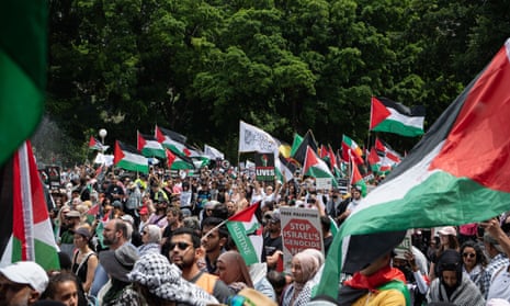 Marches in support of Palestine; Sydney rally calls for release of ...