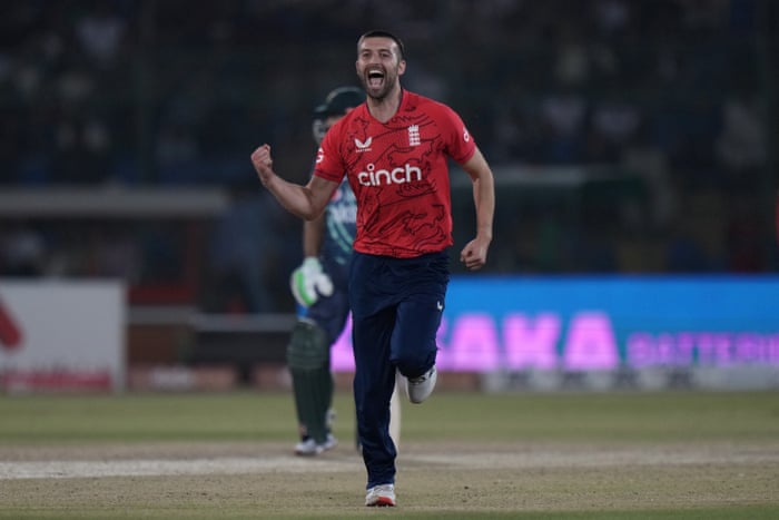 Pakistan v England: third men’s T20 cricket international – live | Pakistan v England 2022 3 Too easy for England as another wickets goes.