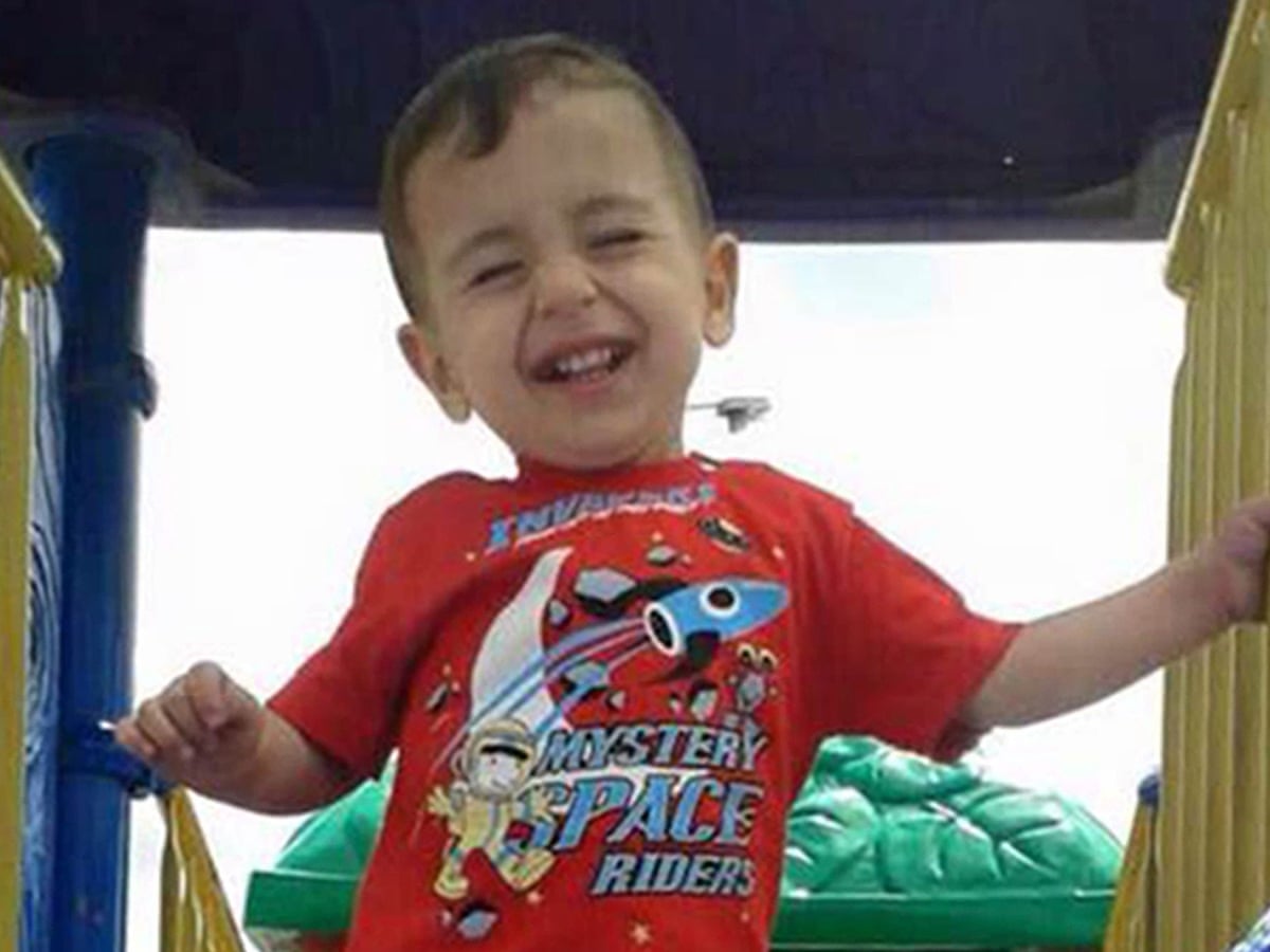 Alan Kurdi Image Appeared On m Screens In Just 12 Hours Social Media The Guardian