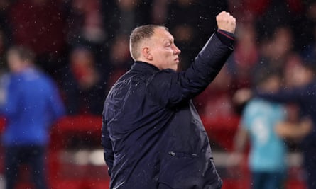 Nottingham Forest boost survival hopes with wild win against Southampton | Premier League 3 Steve Cooper pumps his fist