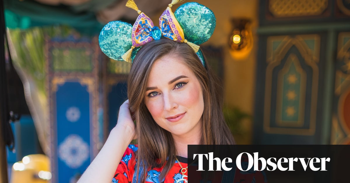 Mouse Whisperers Meet The Disney Influencers Making A Living At The Magic Kingdom Global The Guardian