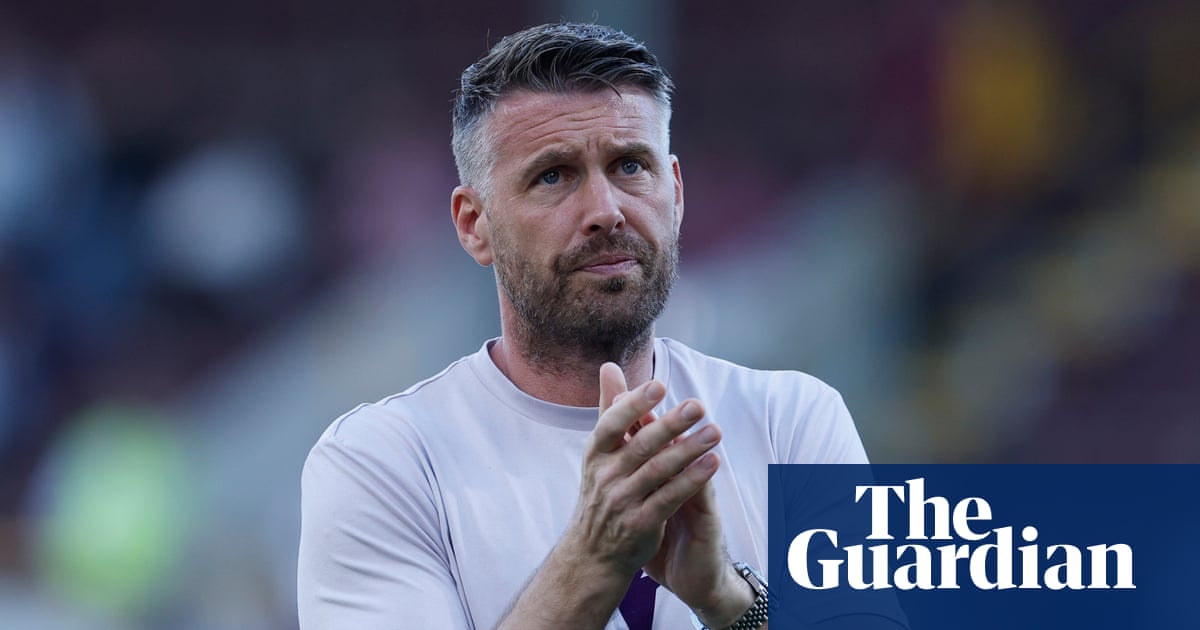 Wolves sack Rob Edwards and target Portuguese manager César Peixoto