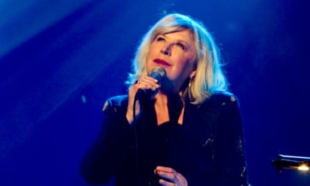 Marianne Faithfull perfoming in 2009.