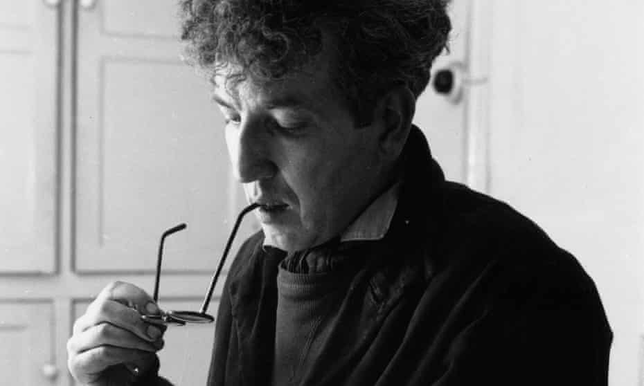 robert graves reading a dictionary in 1941