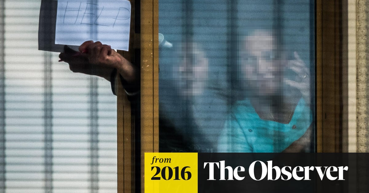 Revealed Immigration Officers Allowed To Hack Phones Uk News The Guardian