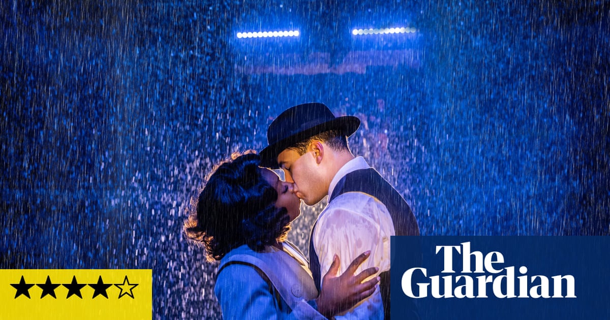 Singin’ in the Rain review – a high-energy puddle-stomping production of unapologetic joy