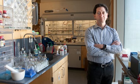 Kevan Shokat in his lab at UCSF’s Genentech Hall.