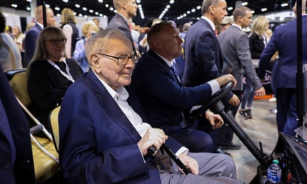 Warren Buffett in a golf cart