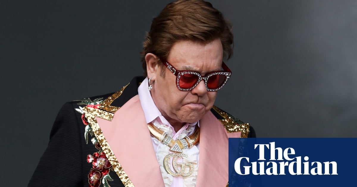 Elton John cuts short New Zealand gig after catching pneumonia
