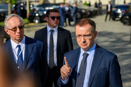 Vladimir Medinsky in a street addressing reporters