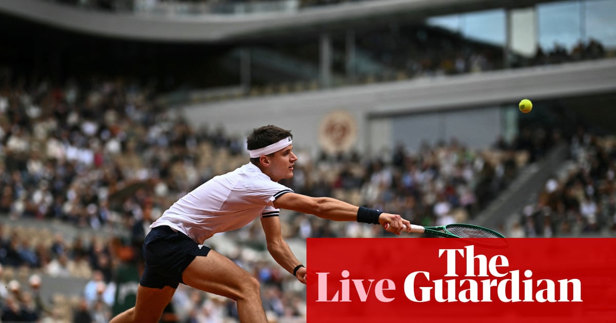 Jakub Mensik v Alexander Zverev: French Open 2026 men’s semi-finals – live