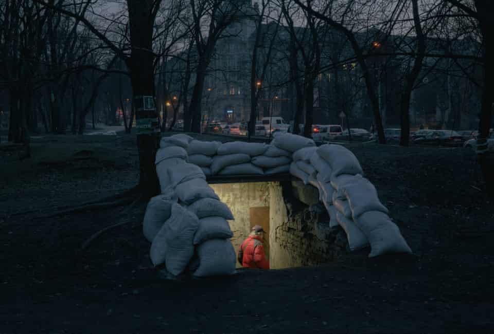 A man enters an air raid shelter in Ivan Franko Park in Lviv, 15 March