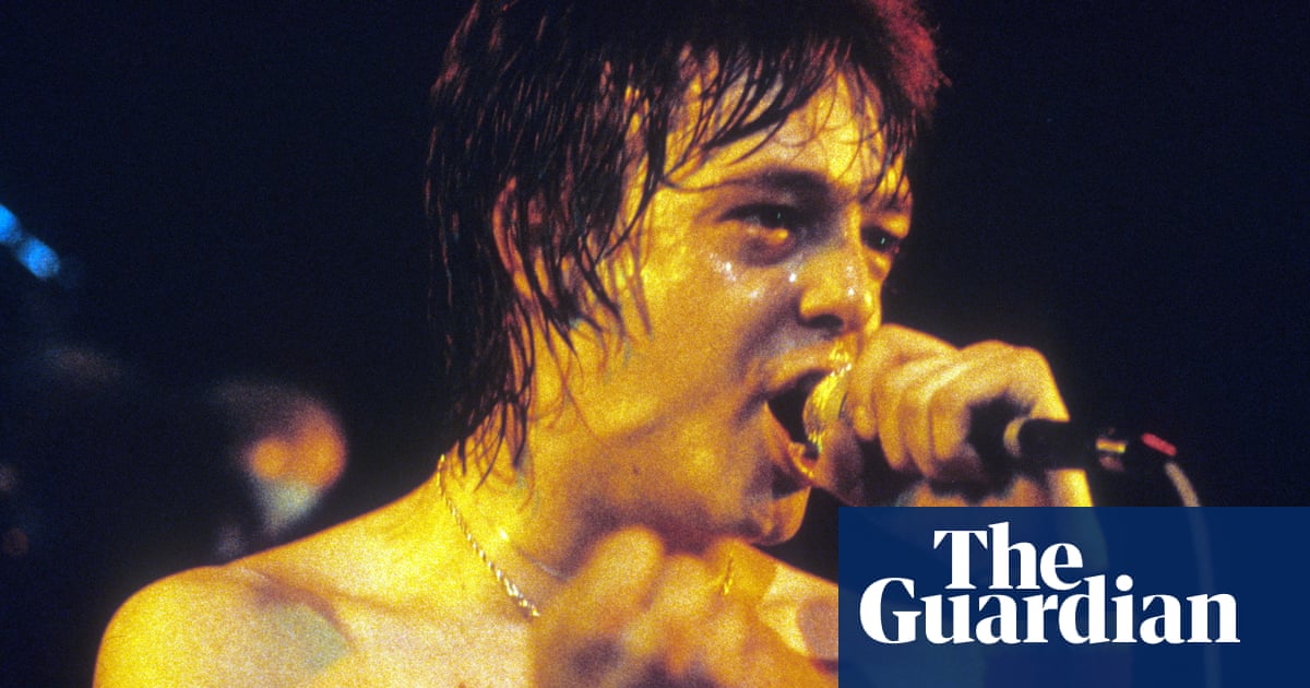 Eddie and the Hot Rods frontman Barrie Masters dies aged 63