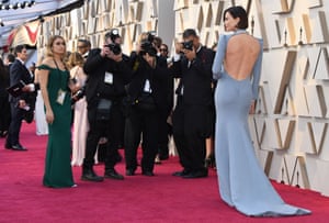 Charlize Theron went for the back view with her Dior Haute Couture gown. The duck egg blue and razor sharp raven bob added up to a graphic statement