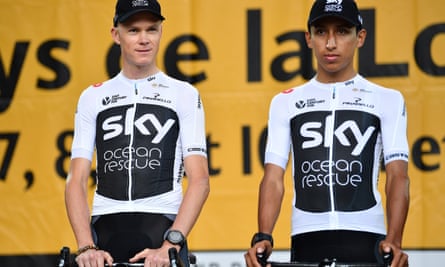 Egan Bernal lines up alongside Chris Froome before the 2018 Tour de France.