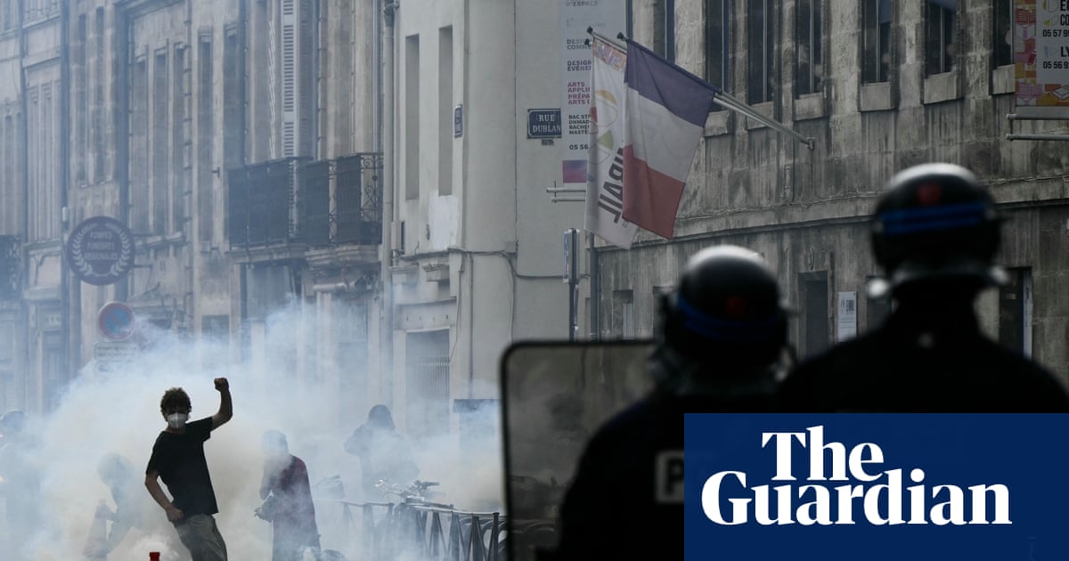 Image accompanying Riot police fire teargas as 250,000 take part in schools protests across France, from The Guardian