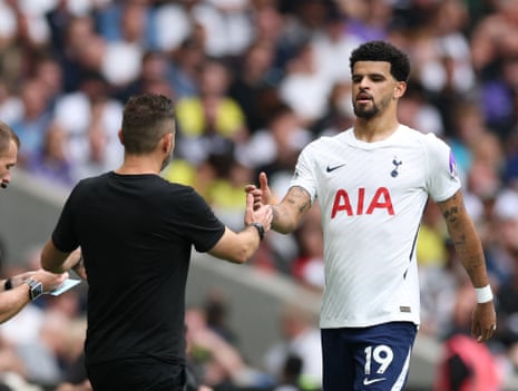 Dominic Solanke with manager Roberto De Zerbi