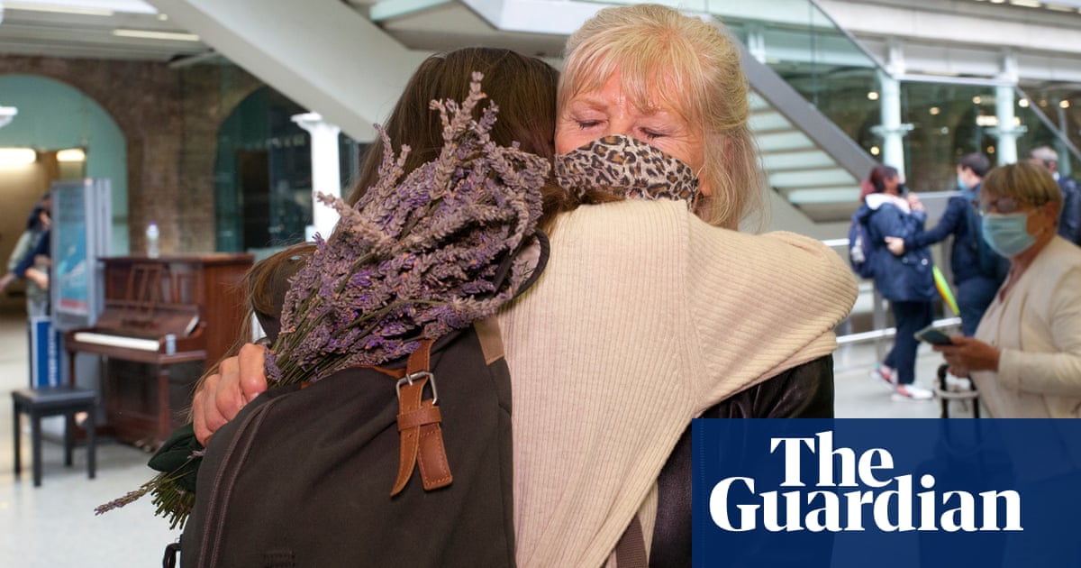 ‘Great to be back’: tears in London as quarantine-free travel from France resumes