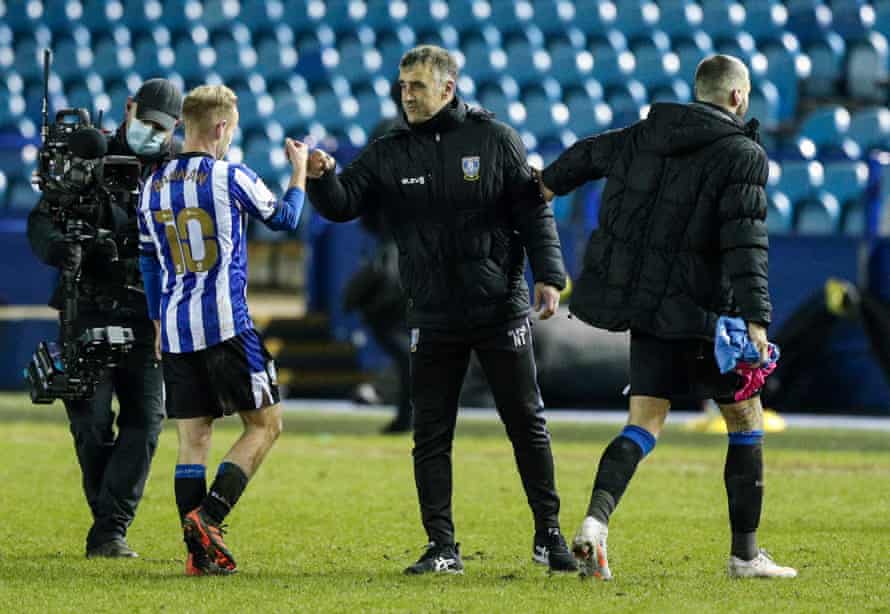 Neil Thompson has led Wednesday to four wins and one draw in their past five games before a Covid outbreak at the club forced two postponements.