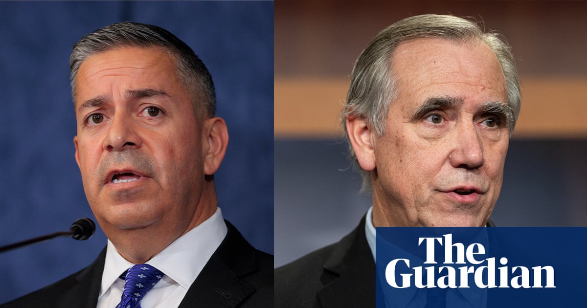 Pam Bondi: Now you see her, now you don't. Transparency? What's that?