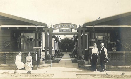 Gibson Court, construit en 1914 au 1060 N Normandie, Hollywood, conçu par Frank M Tyler.
