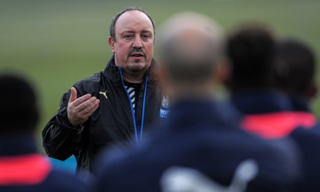 Newcastle’s new manager, Rafael Benítez, speaking to his players before a training session