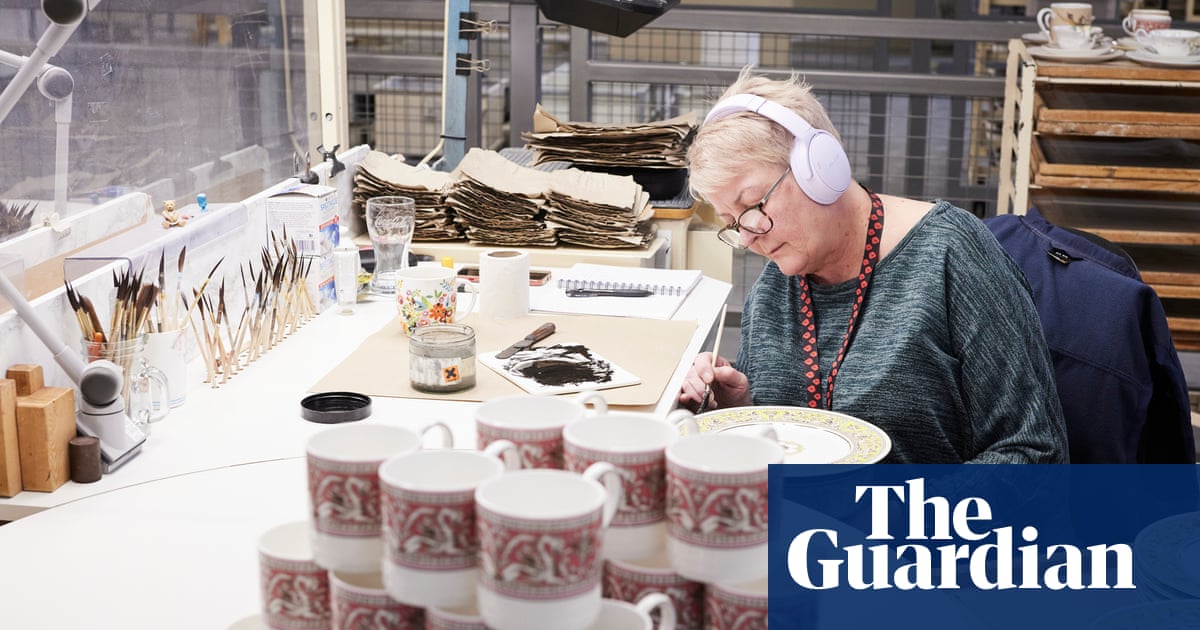 UK economy flatlines in July in grim news for Rachel Reeves