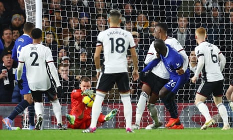 Coulibaly shoots at Lino, but the ball crosses the line.