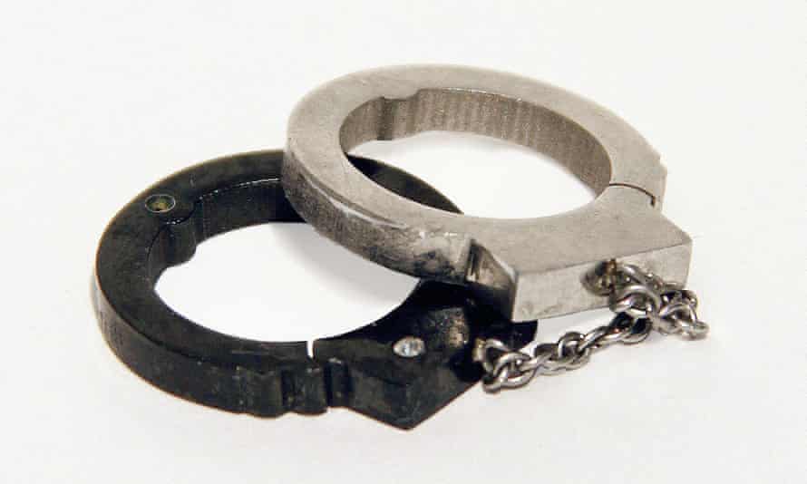 Steel handcuffs pendant