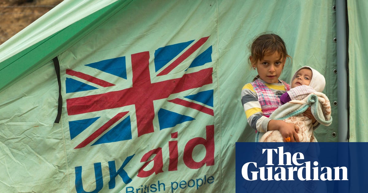 Potongan bantuan luar negeri akan memperburuk goncangan terhadap ekonomi global, kata David Miliband